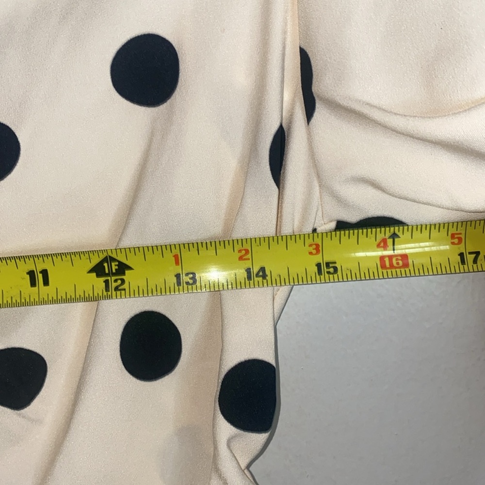 🌵NWT Crème with black polka dots short sleeve midi dress! - Picture 7 of 12